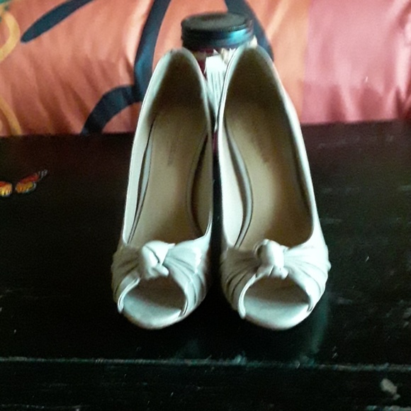 Shoes - Picture 2 of 6